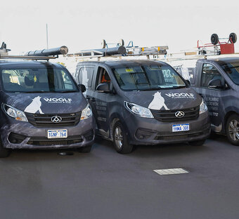 https://blockeddrainsosbornepark.com.au/uploads/2025/07/group-of-vans.jpg