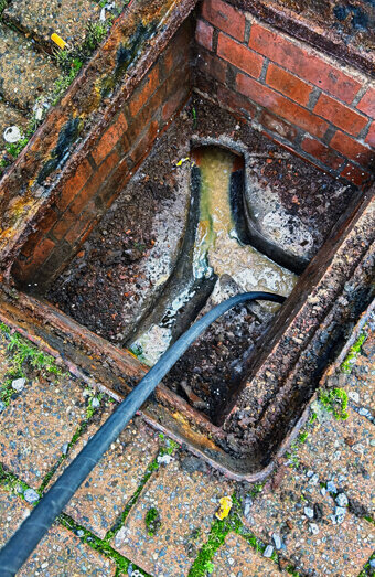 https://blockeddrainsosbornepark.com.au/uploads/2025/07/hero-blocked-sewers-67191.jpg
